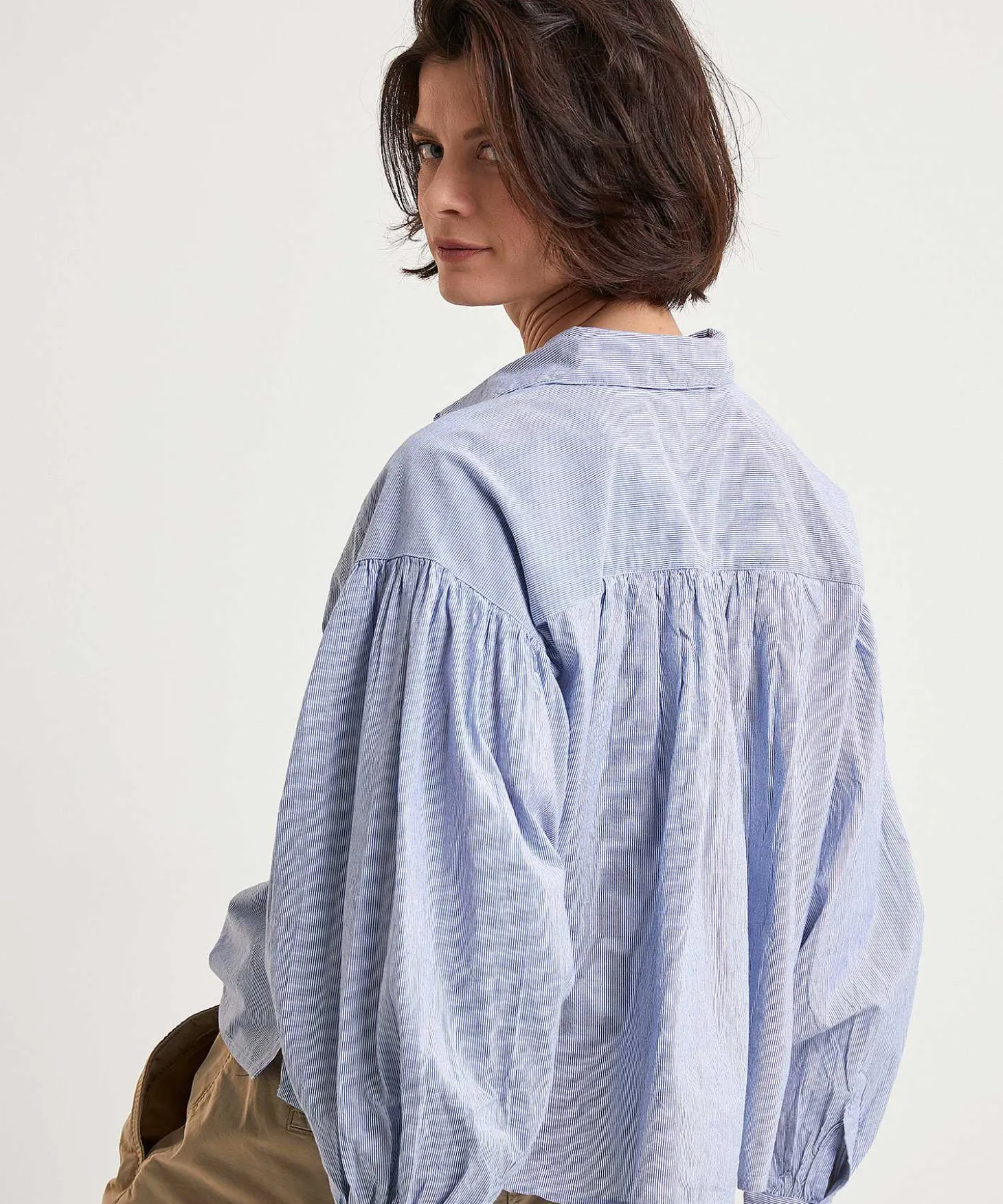 Blusa Corta Oversize Raya Diplomatica Sarah De By-Bar