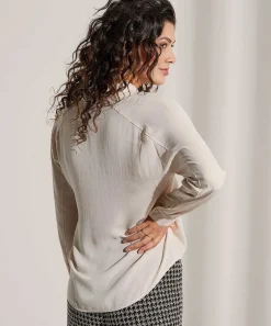 Blusa Deportiva Marc Cain Con Cuello En V