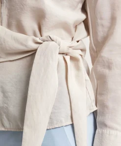 Blusa Sedosa Con Boton Oui