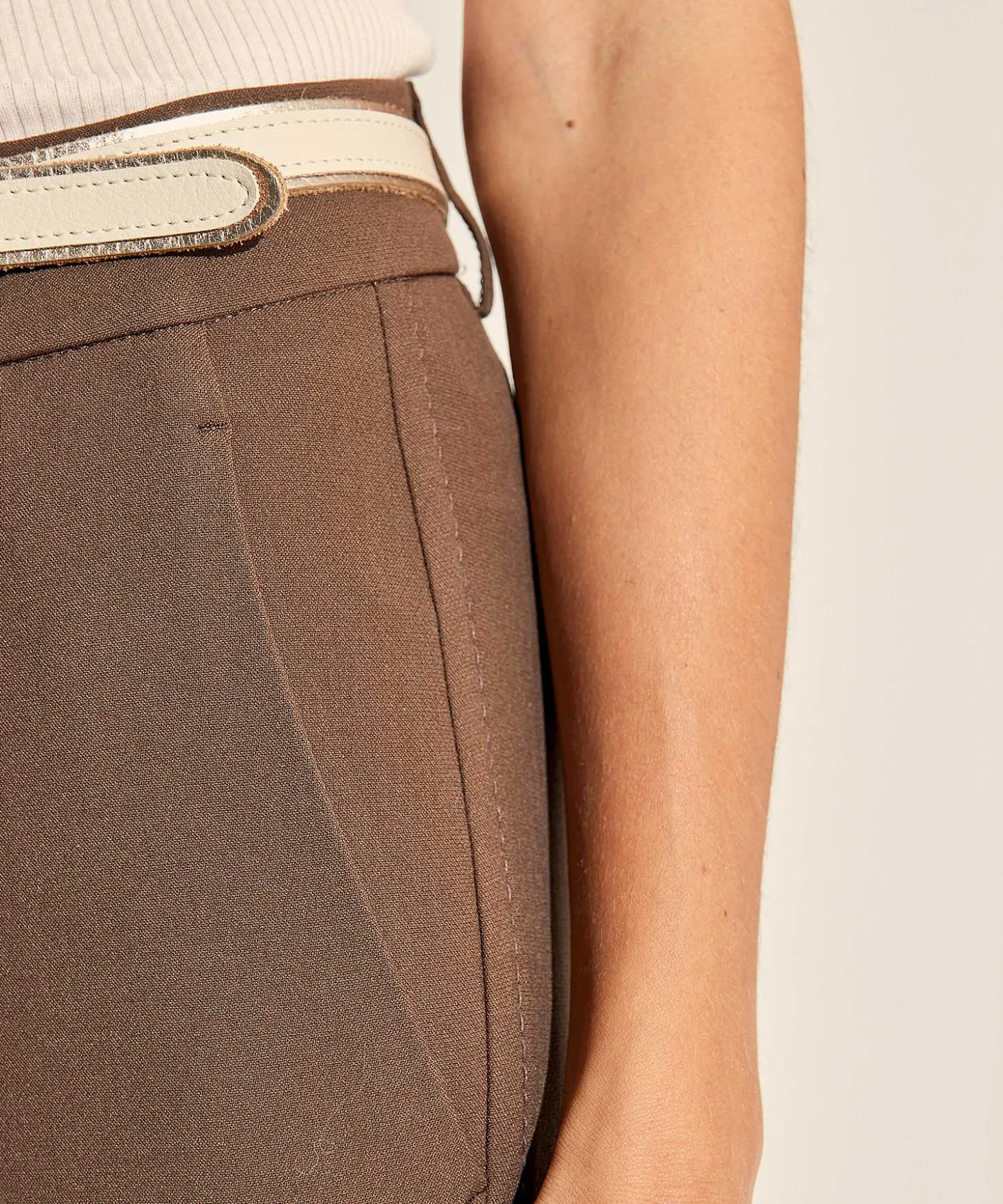 Cambio Pantalon Acampanado Pintucks Fawn