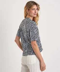 Camisa Con Cuello De Pico Y Lunares Plisados De *