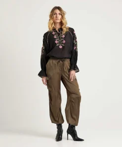 Pantalones Cargo Sedosos Summum