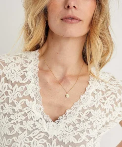 Top Rosemunde Con Cuello En V De Encaje
