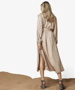 Vestido Sedoso Summum Con Cinturon